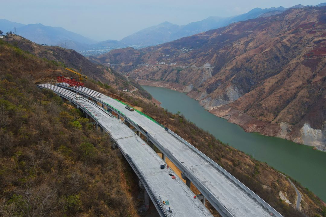 花山大橋全景1.jpg